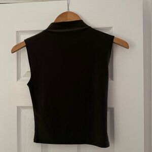 Aritzia Winfred Green Top